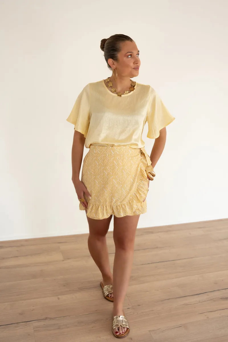  Lofty Manner Short Jazzy Pyramid Gold Print