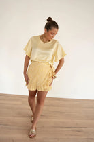  Lofty Manner Short Jazzy Pyramid Gold Print